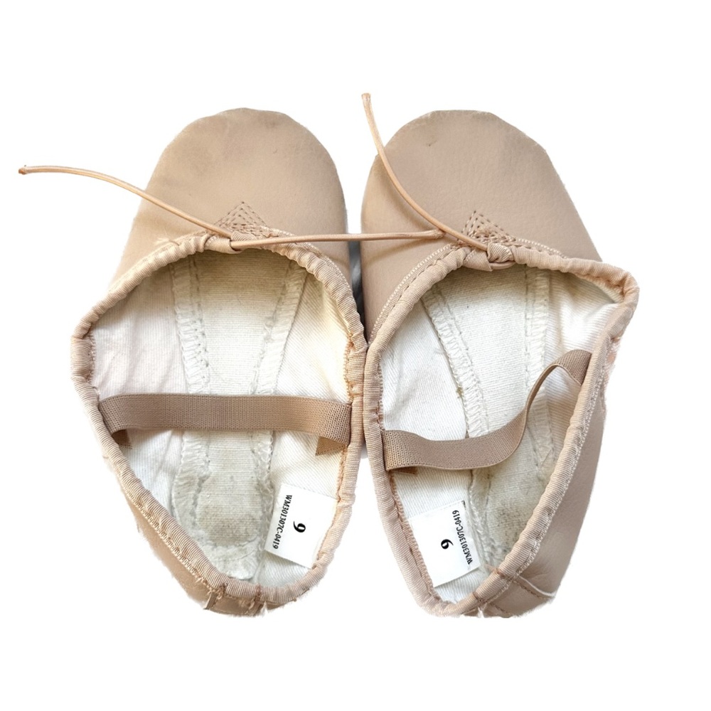 Child’s Pink Leather Full Sole Ballet Slippers. Size 9. EUC.